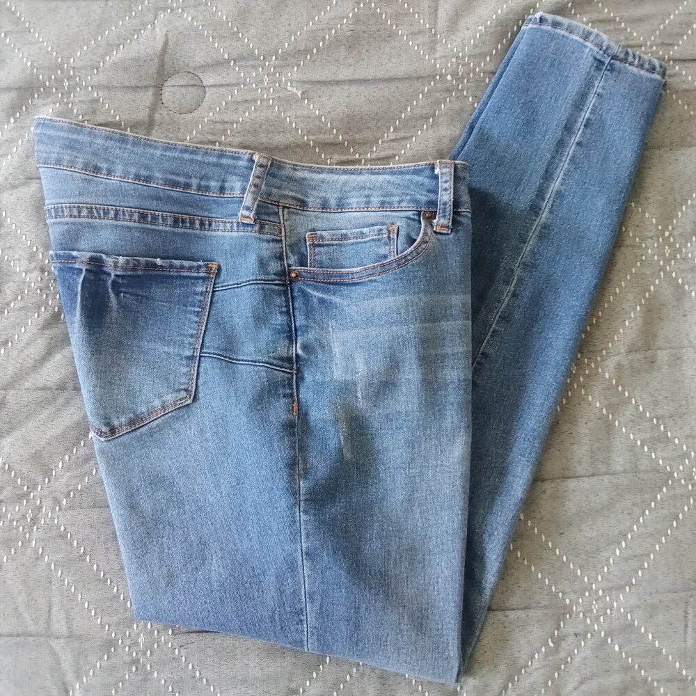 S.O.N.G. CURVY DIVA ANKLE ROLL CUFF JEANS - Picture 6 of 6